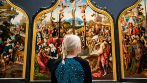 Dutch Girls in Museums