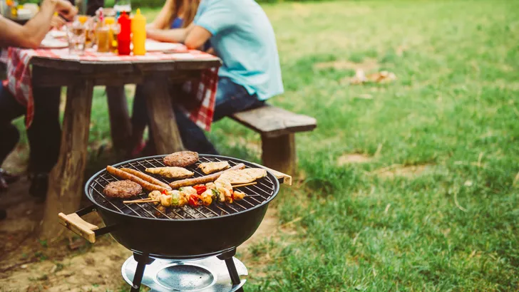 Stop met het kopen van knijpflessen: deze 3 gezonde zelfgemaakte BBQ-sauzen zijn zó veel lekkerder