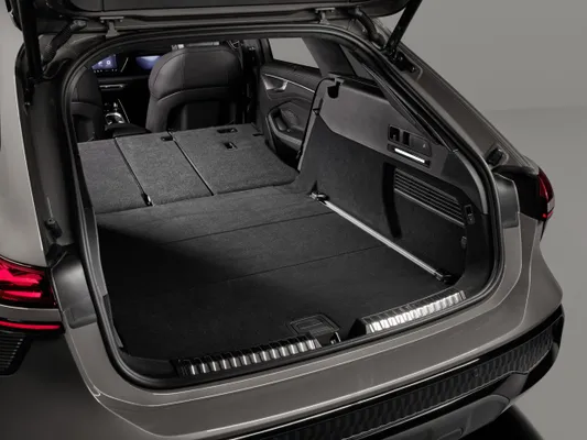 De bagageruimte onderstreept waarom de Allroad voor veel kopers een SUV-alternatief blijft.