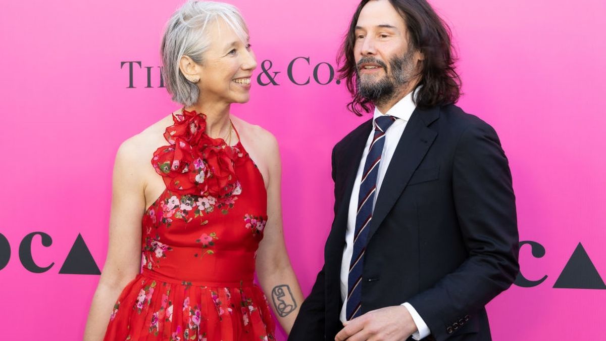 Heel verfrissend: Keanu Reeves (58) date een vrouw van zijn leeftijd |  Nouveau