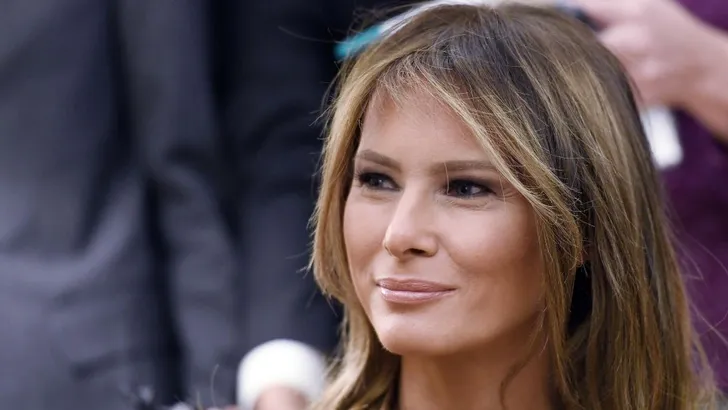 Twitter gaat los: Melania heeft tijd van haar leven naast Barack Obama