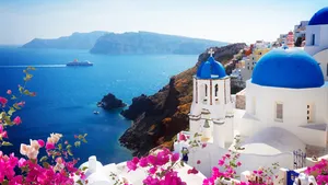 Stockfoto van Santorini, Griekenland. – Verborgen Grieks eiland is oase van rust