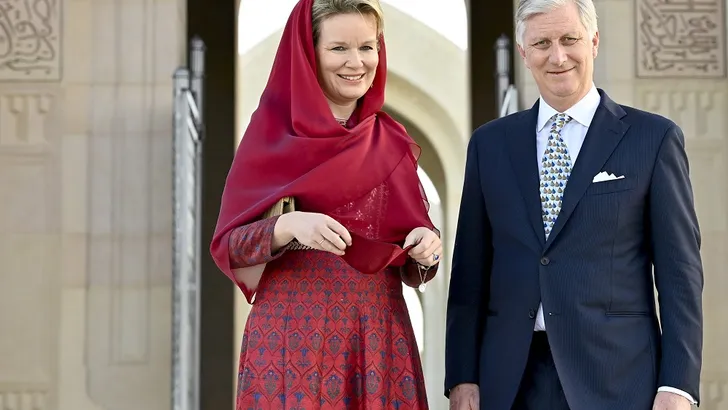Koningin Mathilde doet Oman in stijl