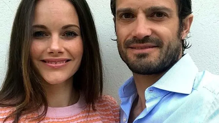 Carl Philip en Sofia gelukkig weer herenigd met vijfde familielid