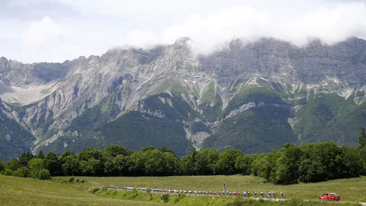 Eens of oneens: 'De Dauphiné is een betere voorbereiding op de Tour dan de Ronde van Zwitserland'
