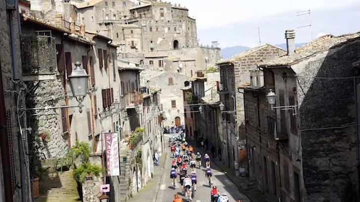 Tijdrit Tirreno-Adriatico: starttijden Nederlanders en favorieten