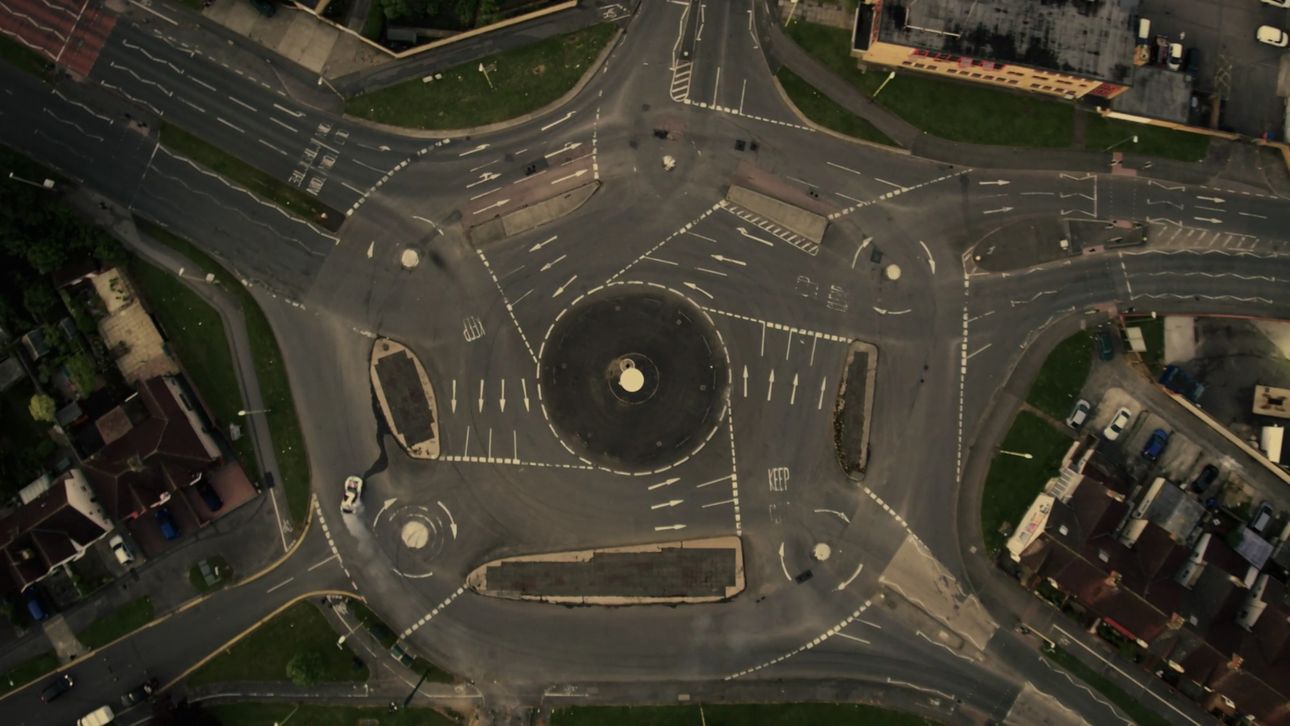 Как выглядит кольцевая. Magic Roundabout кольцевое движение. Перекресток на Таганской площади. Roundabout кольцевой перекрёсток. Суиндон перекресток Суинтон круговой.