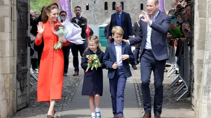 Verrassing! George en Charlotte mee op Wales-trip van de Cambridge'jes