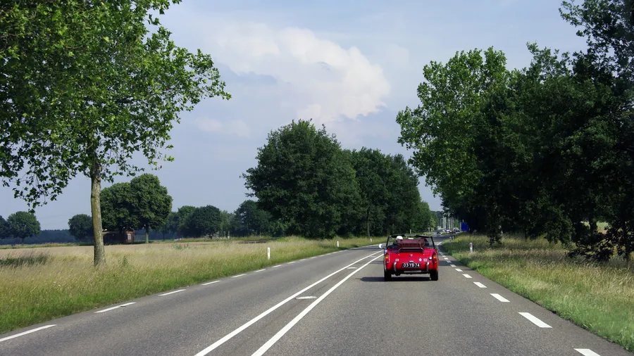 Rode Oldtimer onderweg