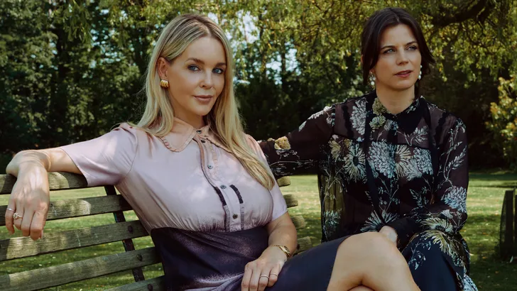 Chantal Janzen en Elise Schaap in Videoland serie Dochters