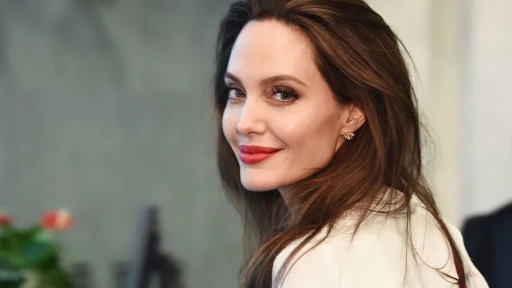 Heeft Angelina Jolie een beroemde geheime liefde?