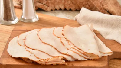 Kip- of kalkoenfilet op brood: wat is de beste eiwit-keuze?