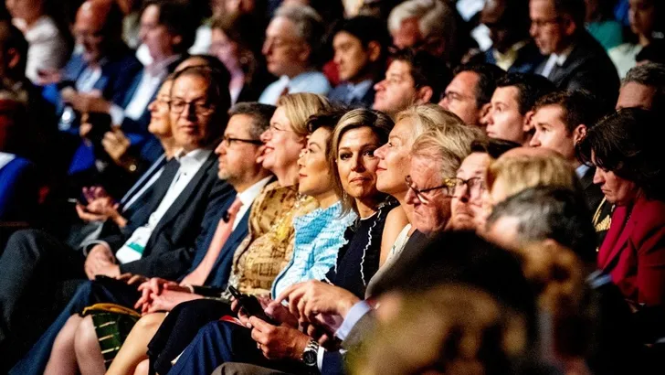Oranjes: tech, economie, Ivanka en een malle jurk