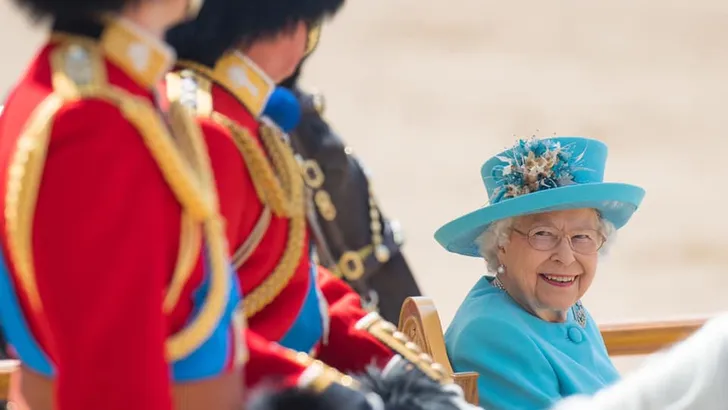 Queen krijgt miniparade voor haar verjaardag