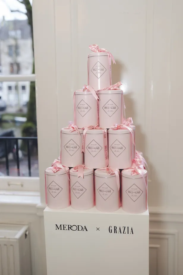 Prachtige koekblikken met heerlijke koekjes van Piece of Cake 