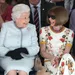 Queen naast Anna Wintour op London Fashion Week