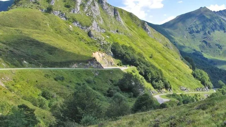 Quatorze Juillet-etappe Tour wellicht aangepast na schade aan de weg op Col d'Agnès