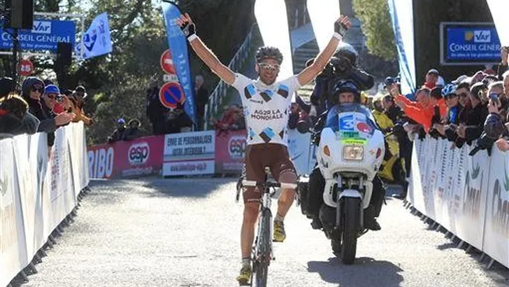Zege Peraud op Mont-Farron, Mollema sterk