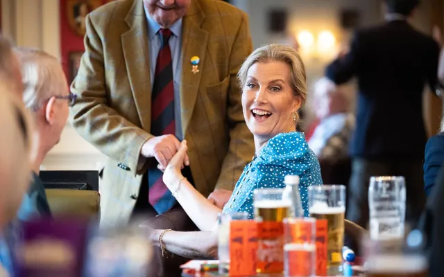 Hertogin Sophie tijdens een bezoek aan het Royal Hospital Chelsea in Londen