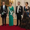 Glitter en glamour: koningin Mary verrast met bijzondere tiara bij staatsbanket | Beau Monde