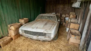 Man trekt dichtgetimmerde schuur open en vindt legendarische muscle car die al sinds 1987 vermist is