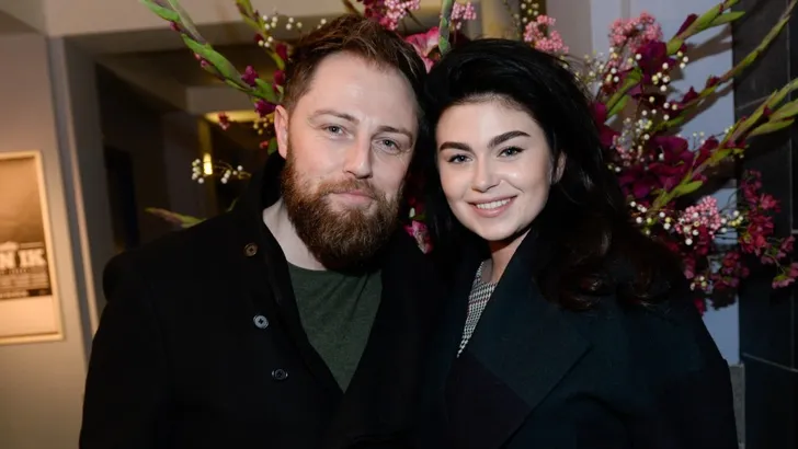 Dolverliefde Roxeanne Hazes klapt uit de school over haar nieuwe relatie