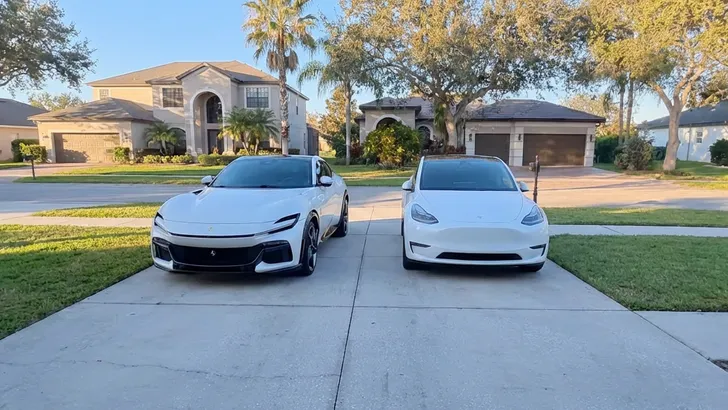 Amerikaanse autoverzamelaar annuleert bestelling van exclusieve Ferrari Purosangue en kiest voor Tesla Model Y als dagelijks vervoer