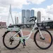 De stekker kan de prullenbak in: deze nieuwe elektrische fiets rijdt oneindig door zonder ooit op te laden