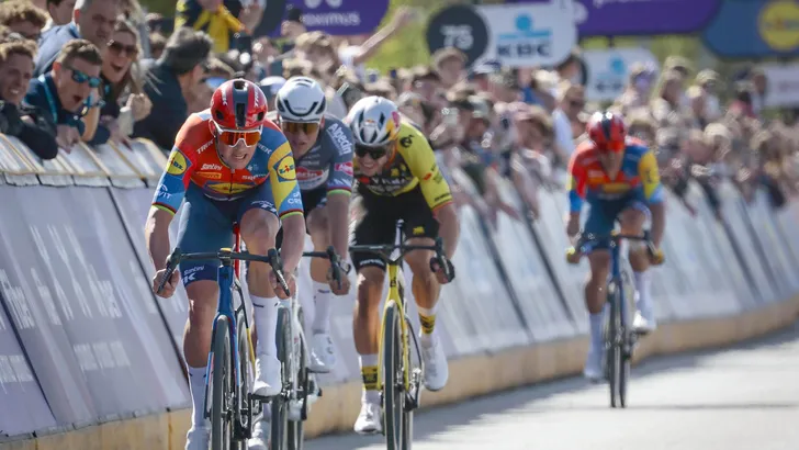 van der poel sprint naar derde plek