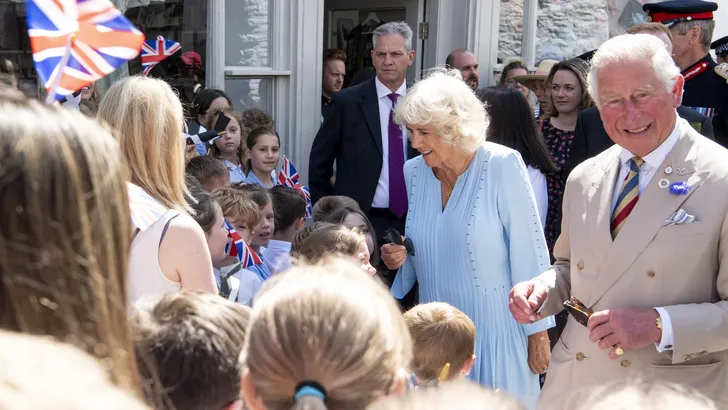 Charles en Camilla doen een rondje Cornwall