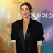 Victoria Koblenko vertelt openhartig over vervroegde overgang. – Foto van Victoria Koblenko in zwarte blazer bij première Juf Braaksel, december 2024.