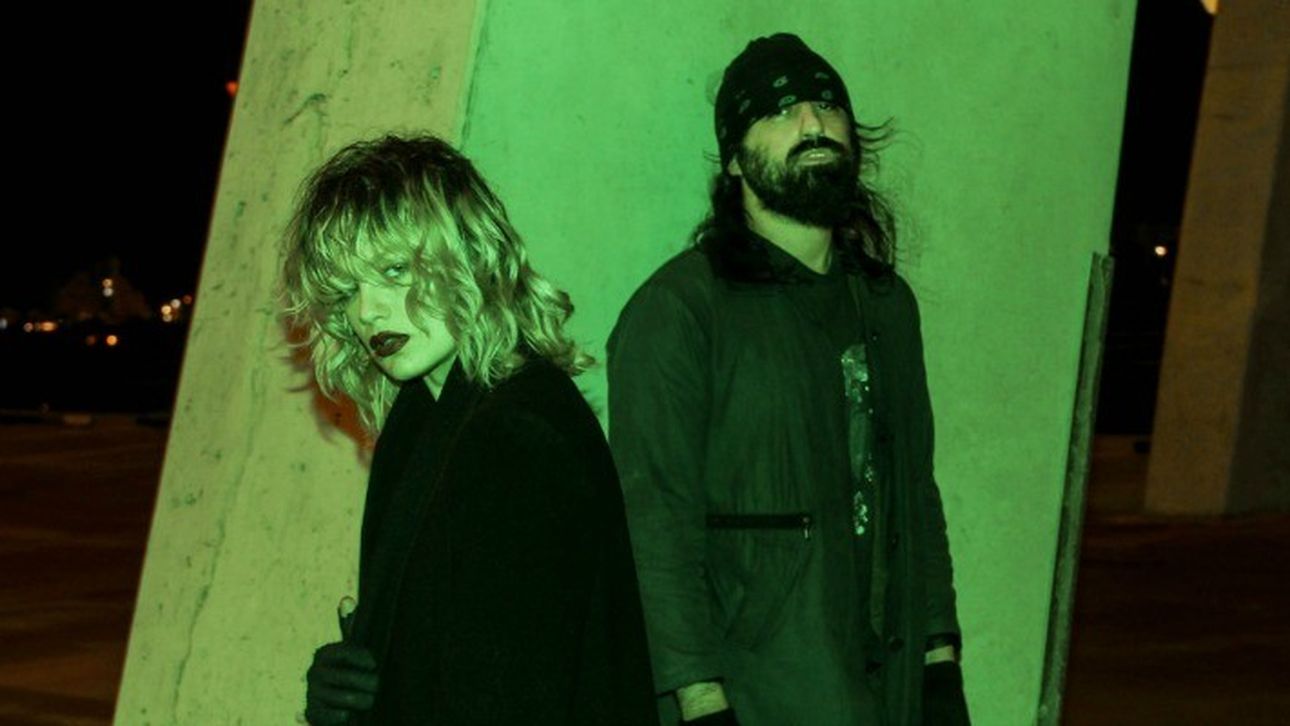 Crystal castles year. Crystal Castles Edith Frances. Итан Кристал Кастл. Эдита Фрэнсис Crystal Castles. Crystal Castles пять.