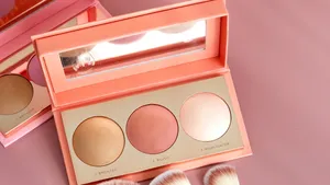 3x Beau Monde & Cent Pur Cent Contour Glamour Peach Palette voor maar €17,50