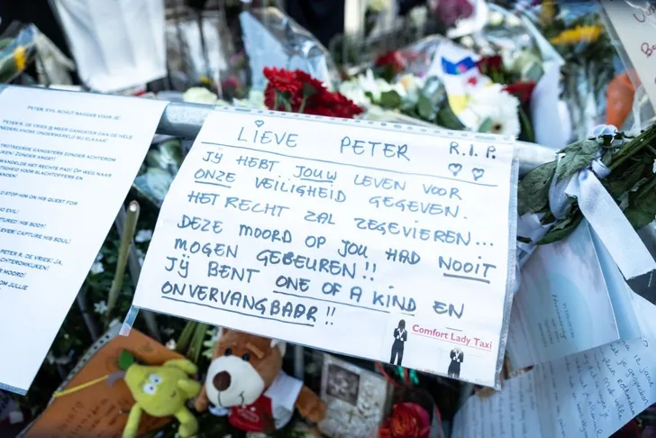 Jacqueline, de ex van Peter R. de Vries, maakt schilderij als eerbetoon