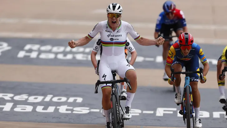 Paris-Roubaix Femmes avec Zwift 2024