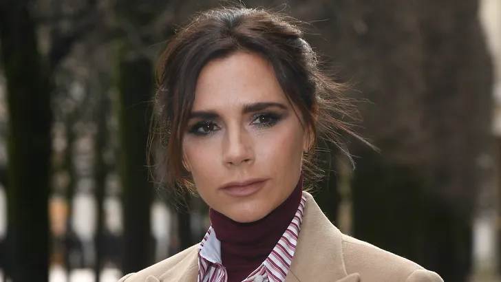 Victoria Beckham weet zelfs déze print stylish te maken