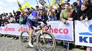 Remco Evenepoel op de Paterberg in de Ronde van Vlaanderen.
