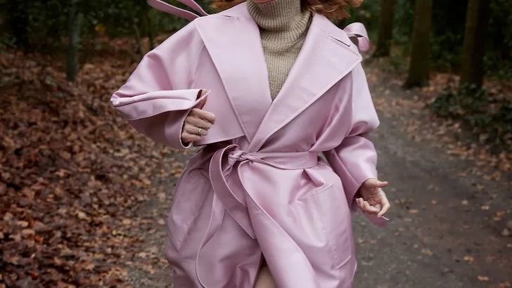 Daphne Deckers maakt boeiende podcastserie: Daphne op Donderdag! 