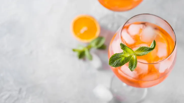 Quarantini Time! Oefen alvast de Summer Spritz