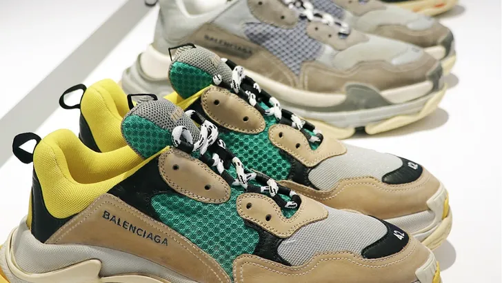 Balenciaga's 'daddy shoes' zijn niet áán te slepen