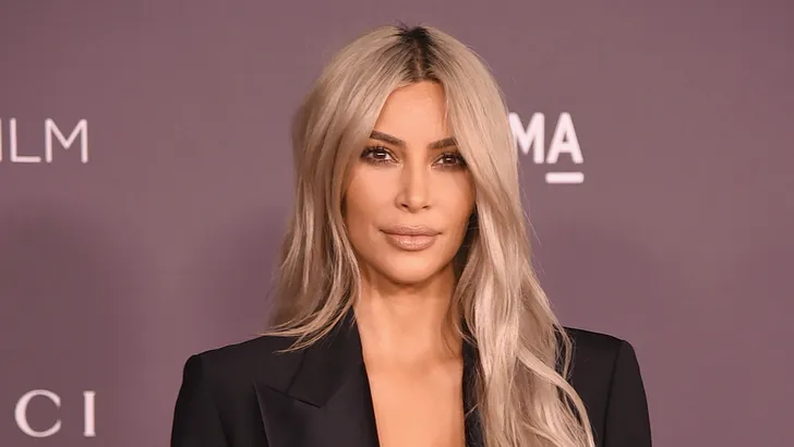 Zien: vrouw geeft half miljoen uit om op Kim Kardashian te lijken