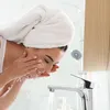 Waarom je 'double cleansing' niet mag overslaan in je skincare routine  | Grazia
