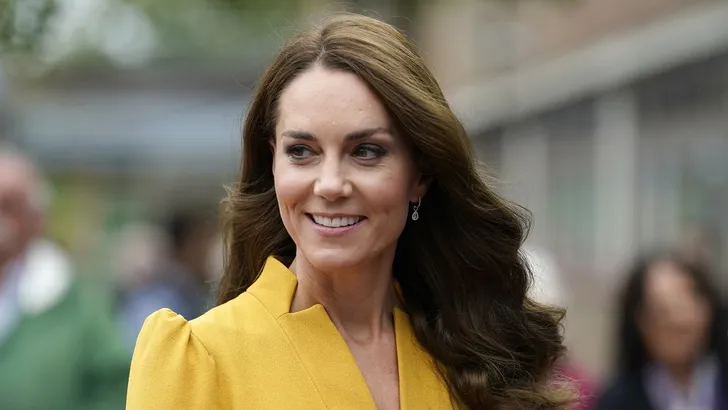 Prinses Catherine: zonnig geel op een bewolkte dag 