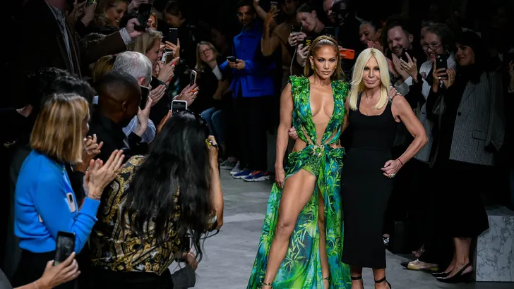 Jennifer Lopez vertelt hét verhaal achter de iconische groene Versace jurk