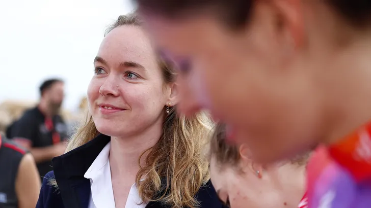 anna van der breggen lacht