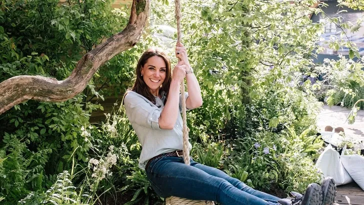 Hoppa! Hertogin Kate zwiert haar tuin in