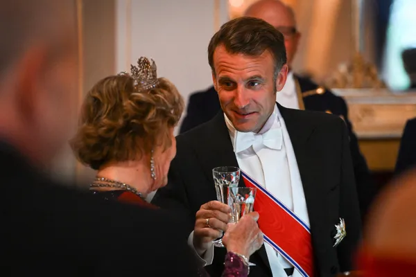 Uiteraard werd er geproost op de onderlinge banden.