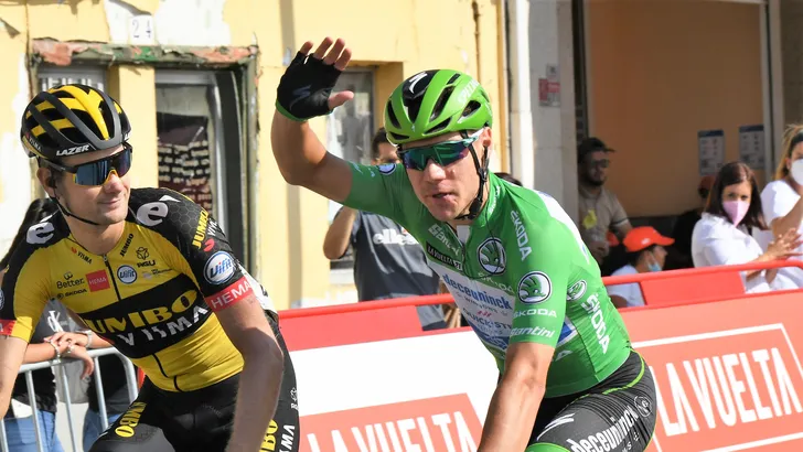 Jakobsen blij en dankbaar na succesvolle Vuelta: 'Dit is een sprookje'