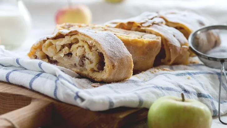Apple strudel