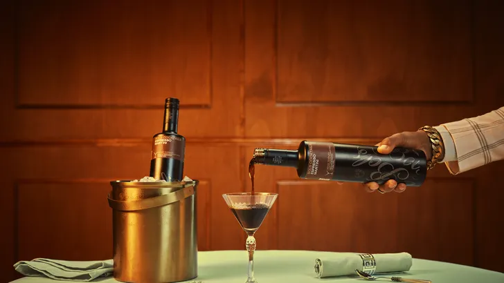 Nu ook thuis aan de Espresso Martini met Bols 